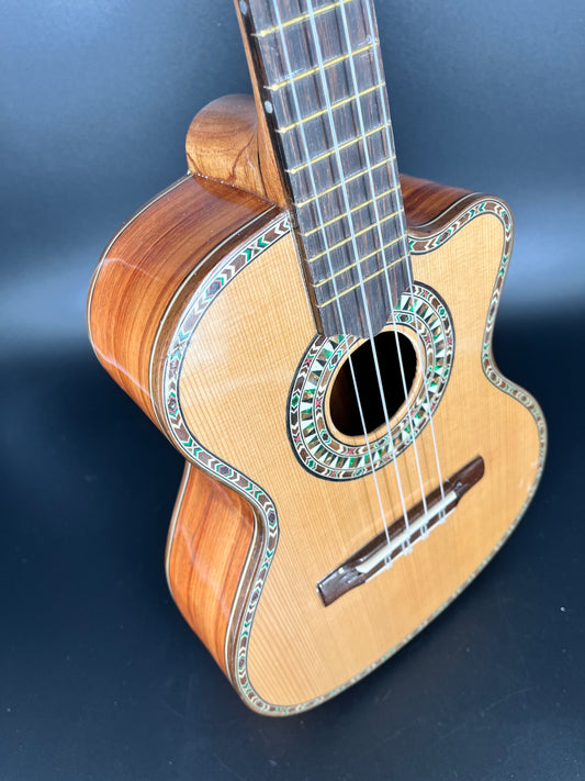 Summit Tenor Ukulele Spruce / Cherry #27